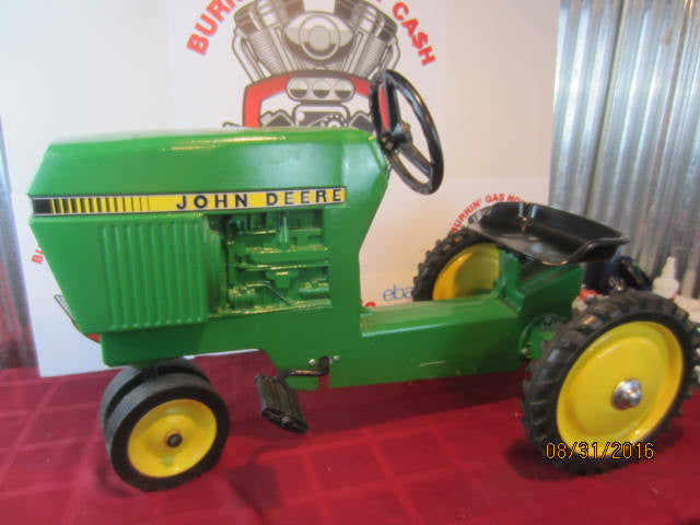 John Deere Ertle Pedal Tractor Original